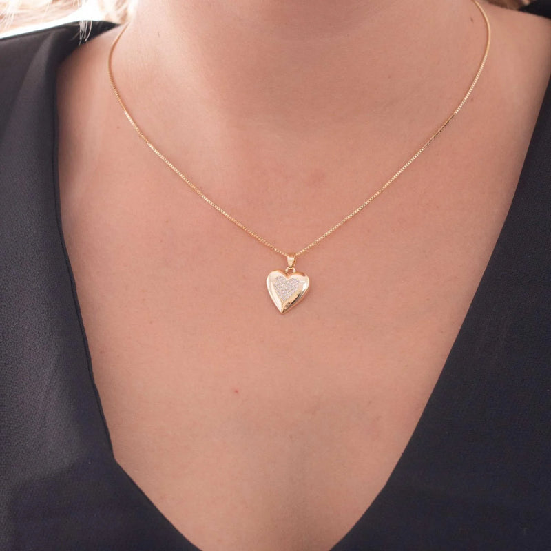 Colar com Pingente de Coração Cravejado com Zicôrnias Banhado em Ouro 18k