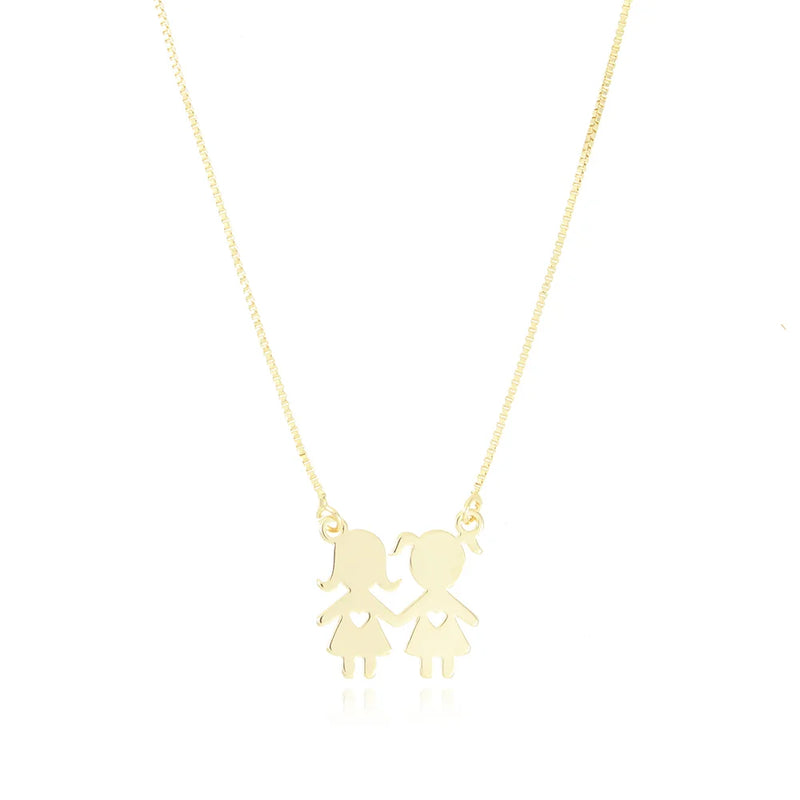 Colar com Pingente de Duas Meninas Banhado em Ouro 18k