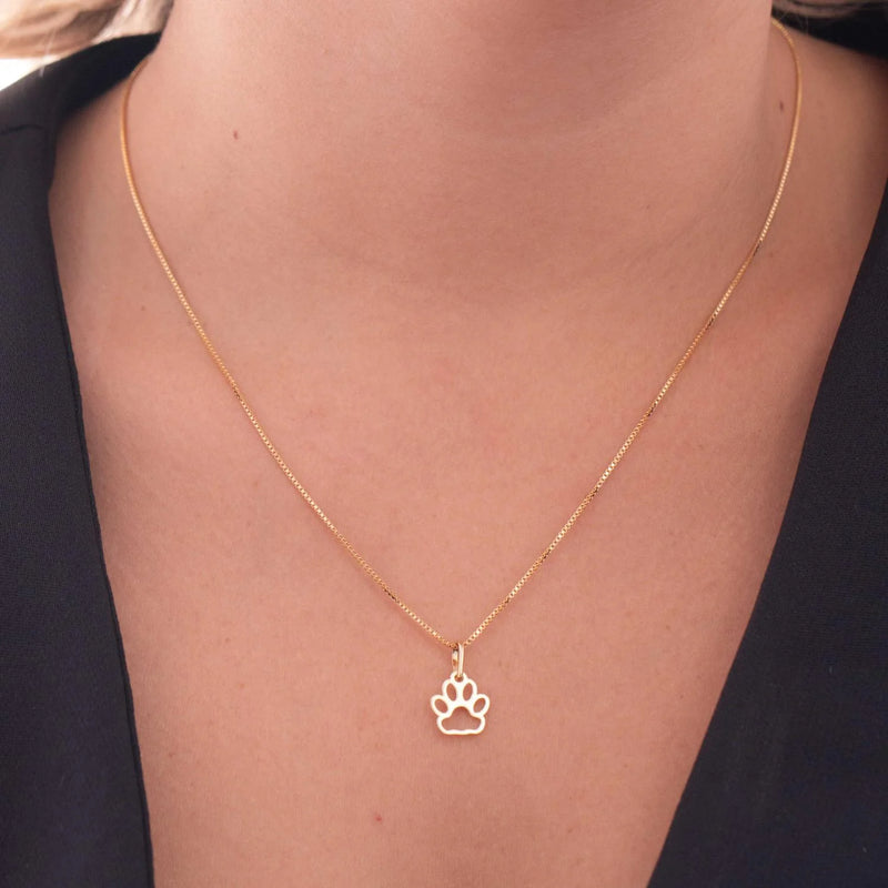 Colar com Pingente de Patinha de Cahorro Banhado em Ouro 18k